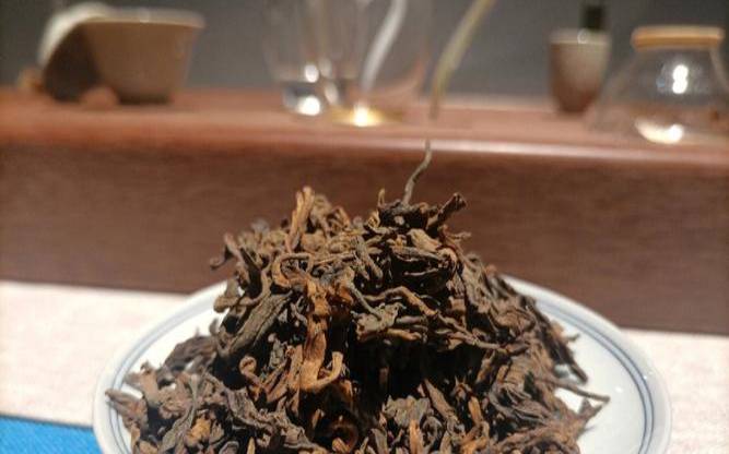 普洱茶有利于排便吗（喝普洱茶会拉黑便吗）